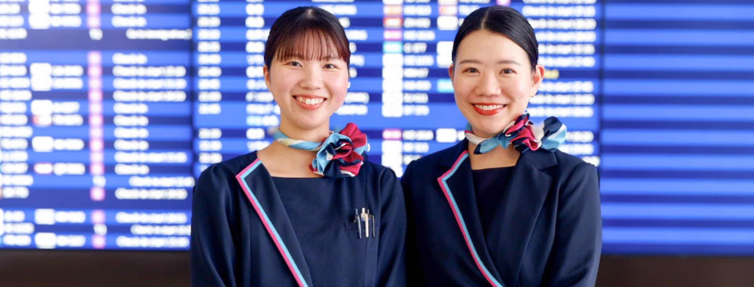 空港の案内を担当するスタッフ